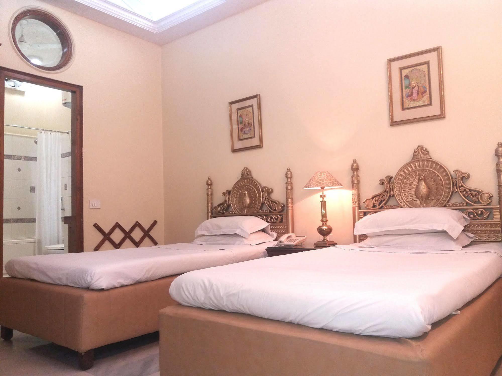 Bajaj Indian Home Stay New Delhi Exterior photo